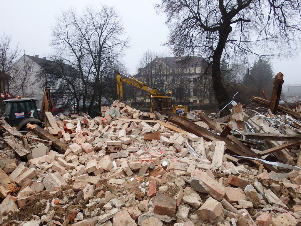 Rozbiórka Budynku Mieszkalnego w Wałczu przy ul. Robotniczej